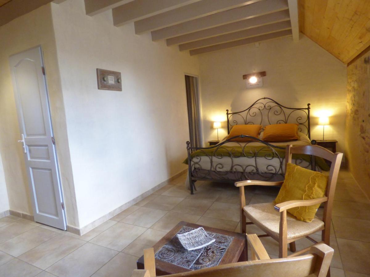 Britavit Bed & Breakfast Saint-Avit-Senieur Bagian luar foto