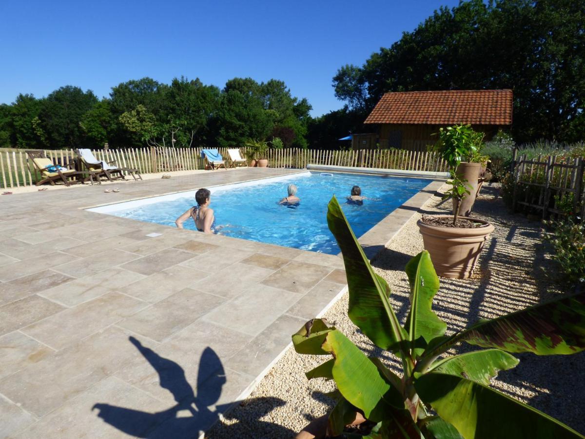 Britavit Bed & Breakfast Saint-Avit-Senieur Bagian luar foto