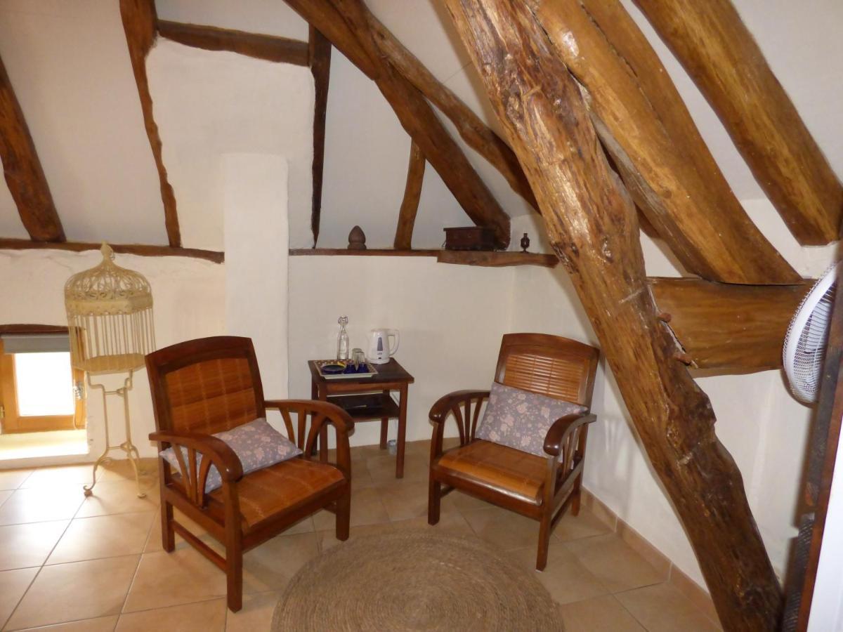 Britavit Bed & Breakfast Saint-Avit-Senieur Bagian luar foto