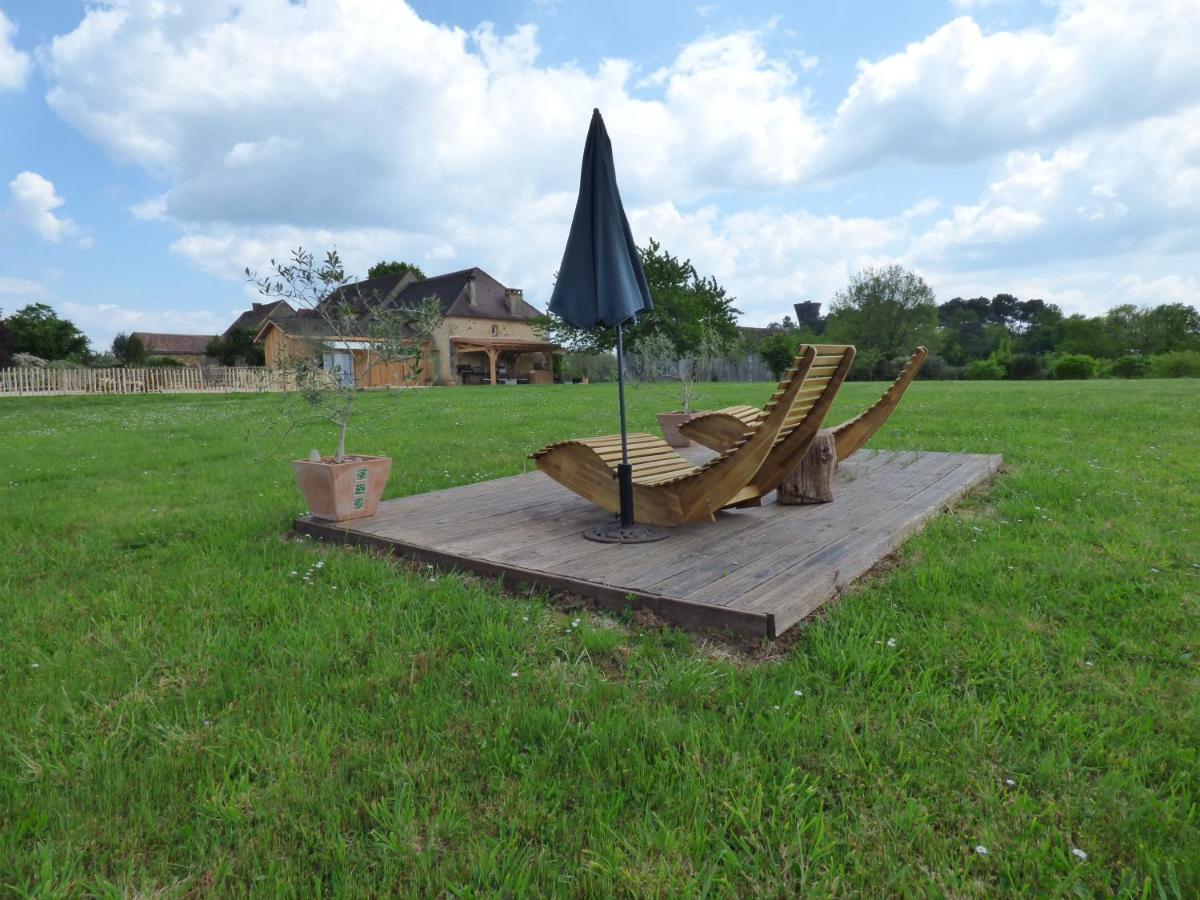 Britavit Bed & Breakfast Saint-Avit-Senieur Bagian luar foto