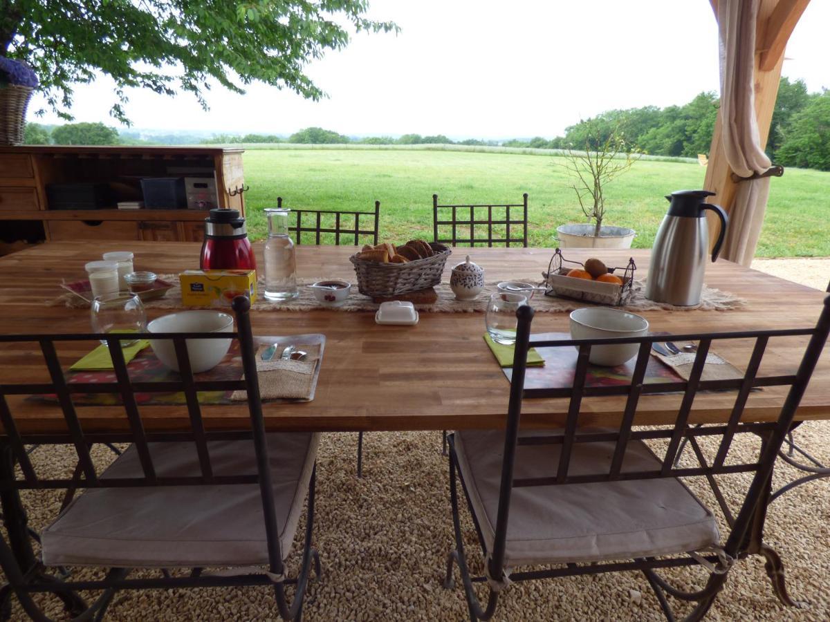 Britavit Bed & Breakfast Saint-Avit-Senieur Bagian luar foto