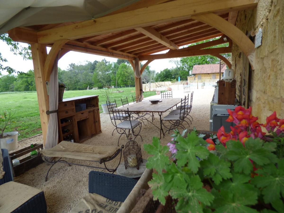Britavit Bed & Breakfast Saint-Avit-Senieur Bagian luar foto